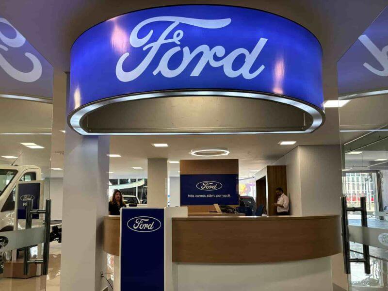 Showroom Ford Roma Guichê da Ford na Concessionária Ford Roma
