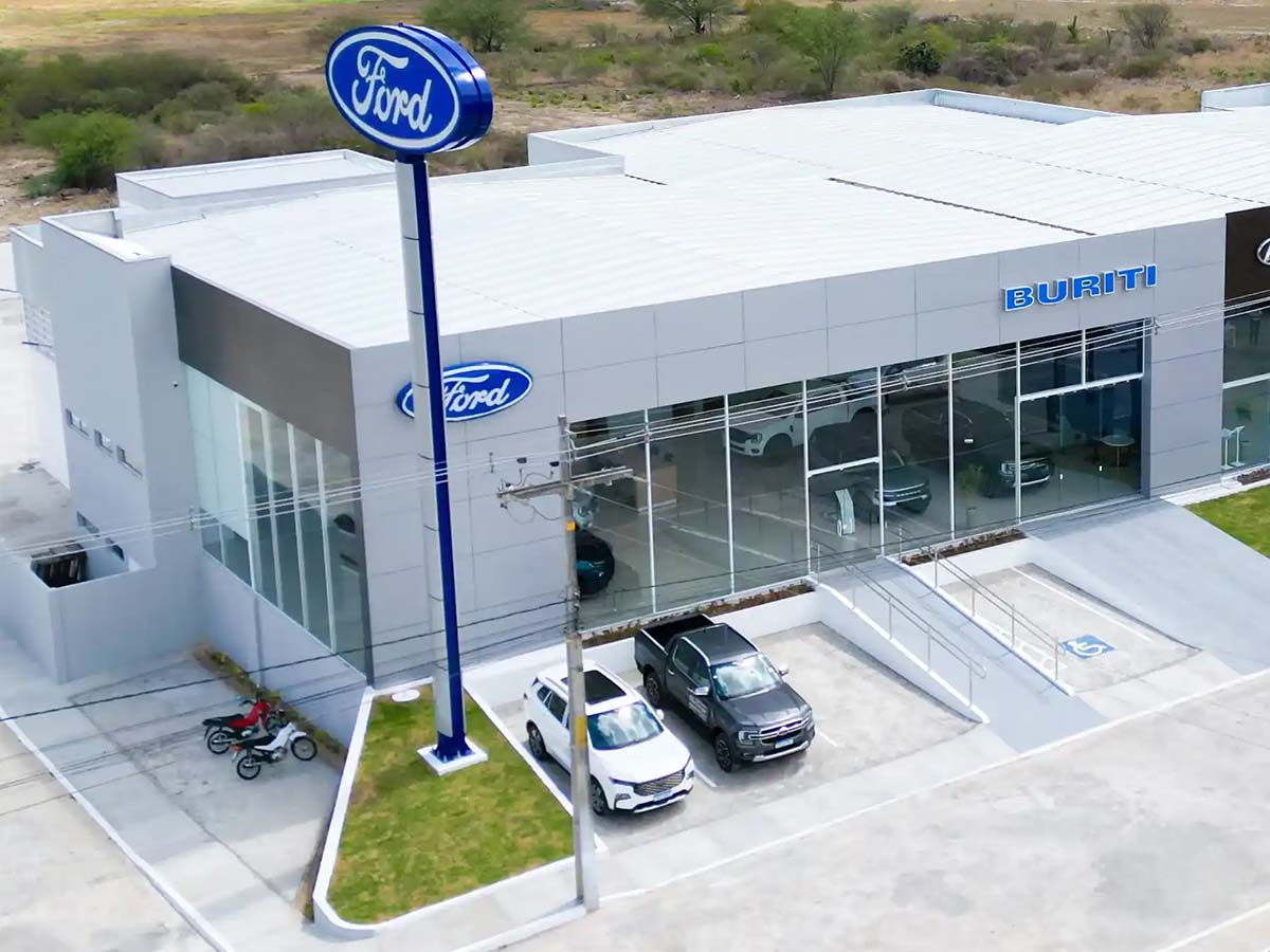 Fachada da Ford Buriti em Jacobina
