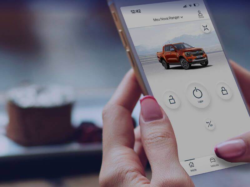 Tela de celular de aplicativo exibindo controle de picape Ford Ranger