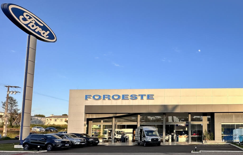 Fachada da Ford Foroeste em São Miguel do Oeste, Santa Catarina