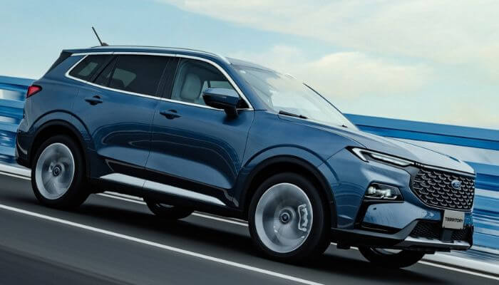 SUV Ford Territory em movimento na estrada
