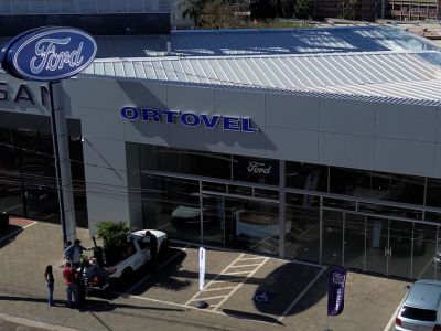 Fachada da loja Ortovel Ford Uberaba