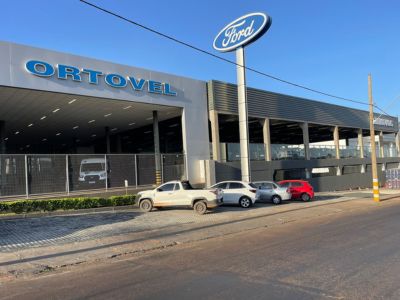 Fachada da loja Ortovel Ford Uberlândia