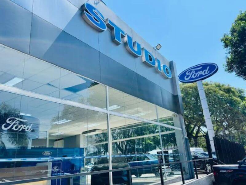 Fachada Ford Studio