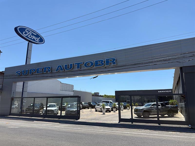 Fachada da concessionária Ford Super AutoBR em Pelotas
