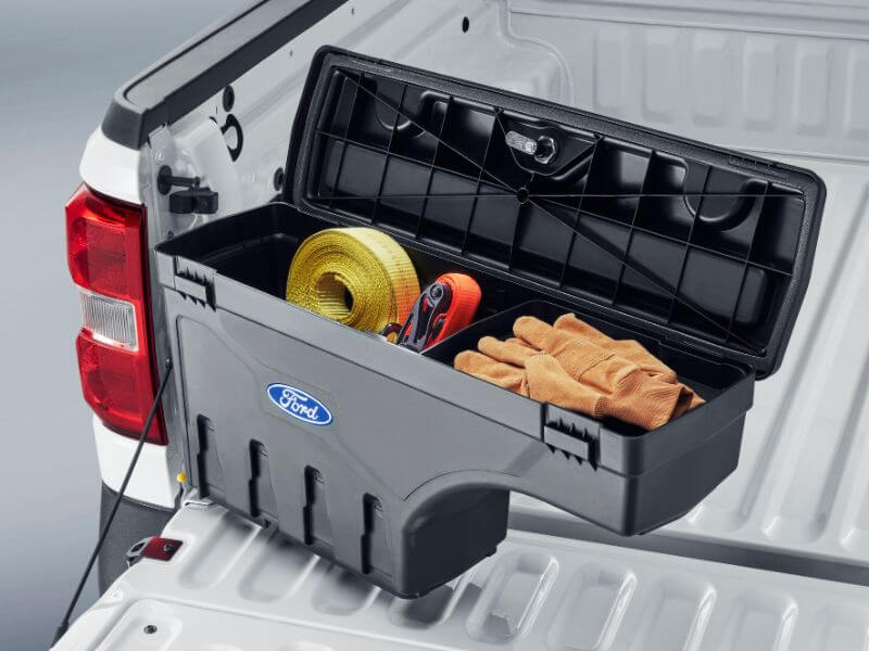 Caixa com acessórios Ford