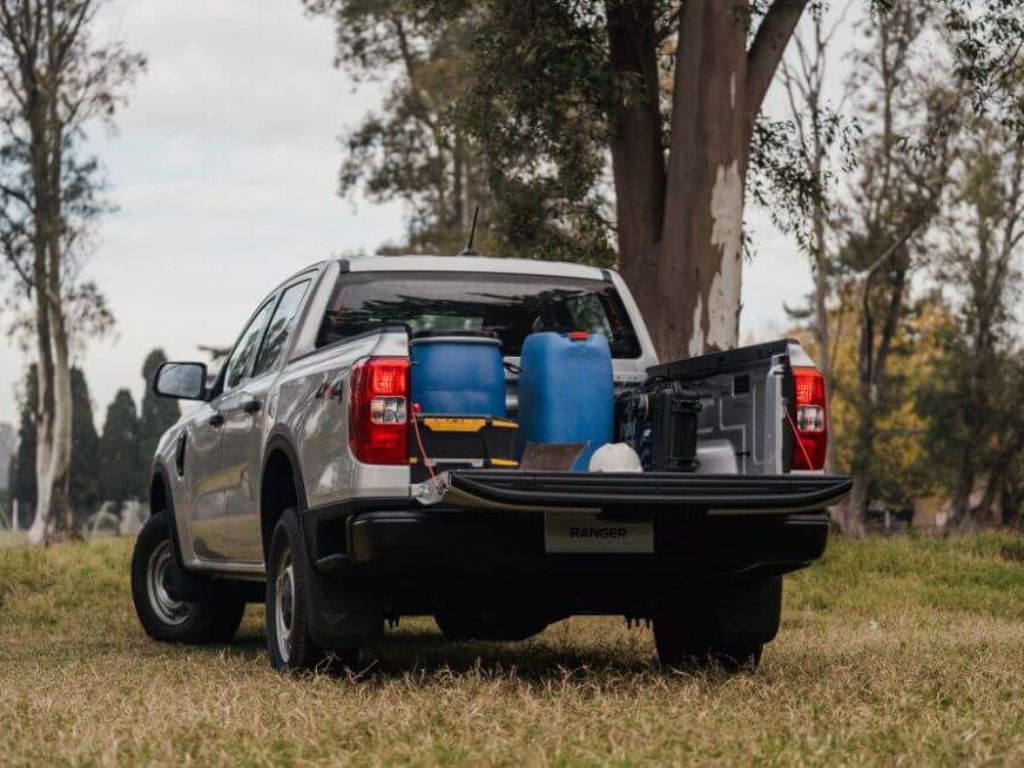 Peças e Acessórios Trasera de uma Ford Ranger com Acessórios