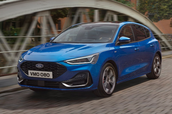 Ford Focus unterwegs auf der Strasse