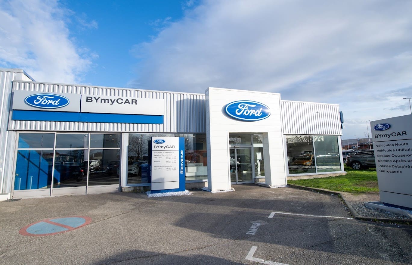 Devanture Ford Bourguoin