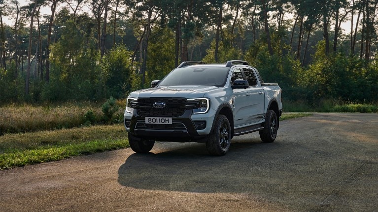 Ford Ranger Hybride à la campagne