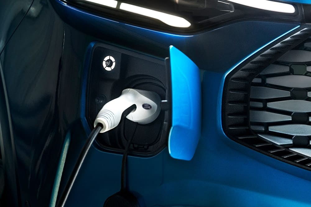 Ford E-Tourneo Custom noire