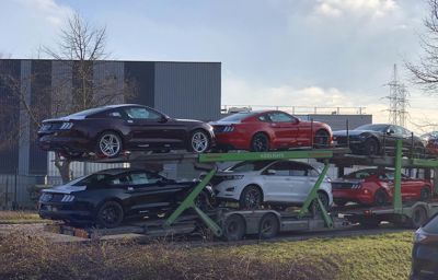 Primeur - Nieuwe Mustang bij AB Automotive in de showroom