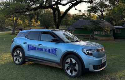 Lexie Alford rijdt met de elektrische Explorer van Zuid-Afrika tot Zimbabwe