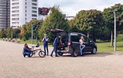 TOURNEO COURIER TITANIUM
