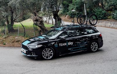 La Mondeo AWD ST-Line et Tourneo Custom font partie de Team SKY