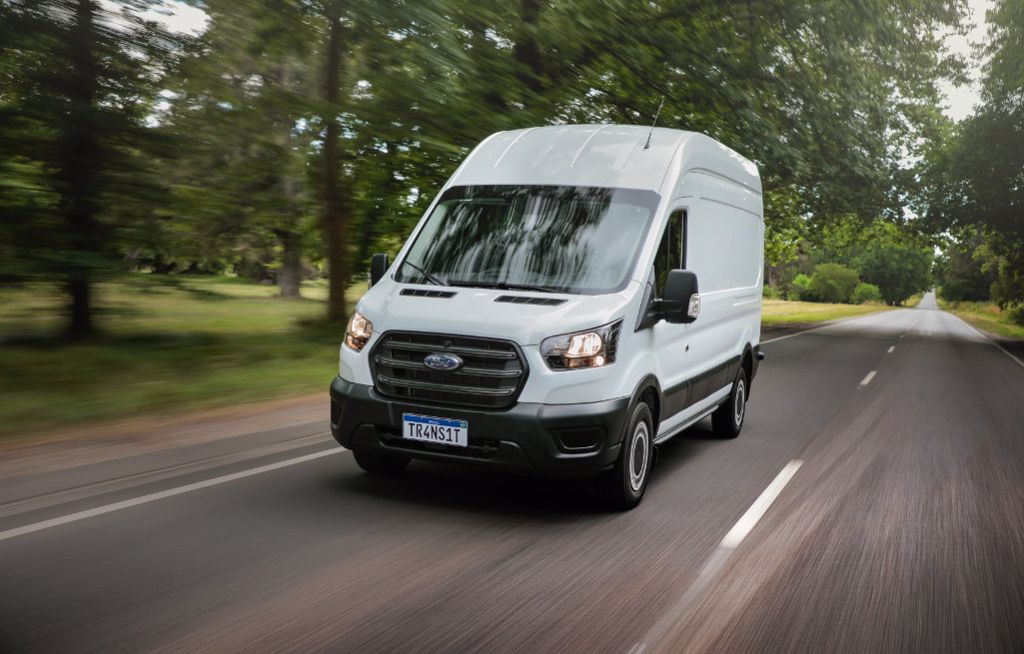 Ford Transit em Americana