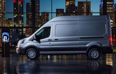 FORD PRESENTA IL SUO NUOVO E-TRANSIT E LA NUOVA VERSIONE DEL RANGER