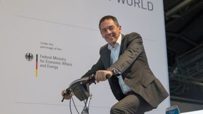 FORD IST DER ERSTE AUTOHERSTELLER IN EUROPA MIT EINEM BIKE-SHARING SERVICE