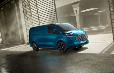 FORD PRO PRÄSENTIERT VOLLELEKTRISCHEN E-TRANSIT CUSTOM