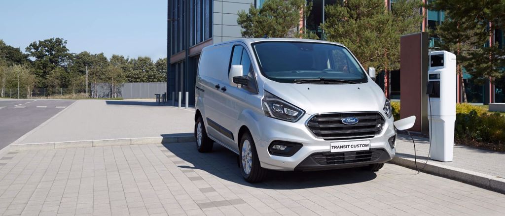 NEUER FORD TRANSIT CUSTOM PLUG-IN HYBRID
