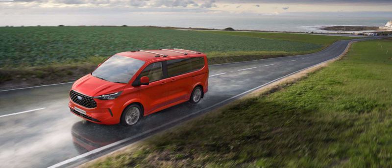 Nouveau Ford **E-Tourneo Custom Trend**