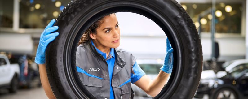 Ford Service **Changement de pneus**