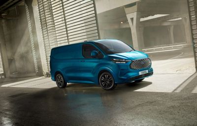 FORD PRO PRESENTA UN E-TRANSIT CUSTOM COMPLETAMENTE ELETTRICO