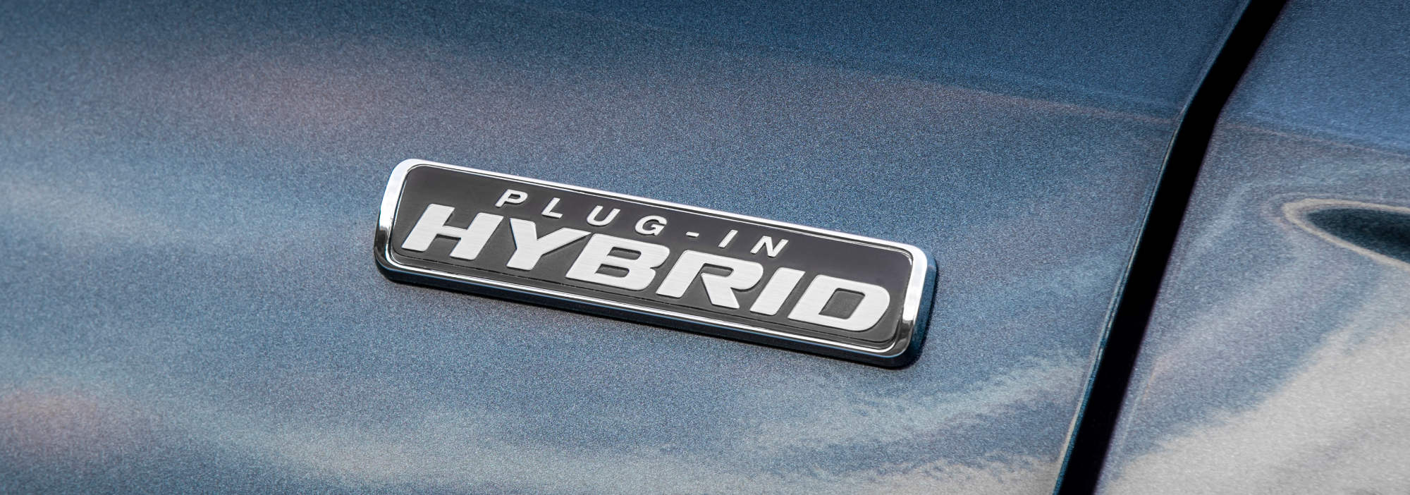Plug-in hybrid emblem Kuga