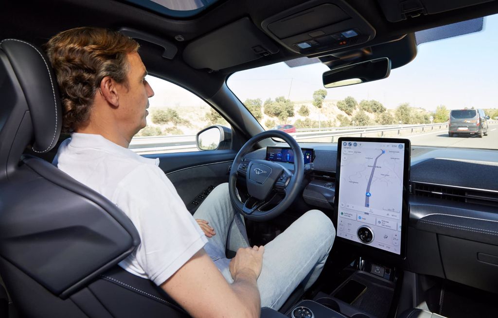 Slip hænderne fra rattet, når du cruiser på motorvejen med Ford BlueCruise