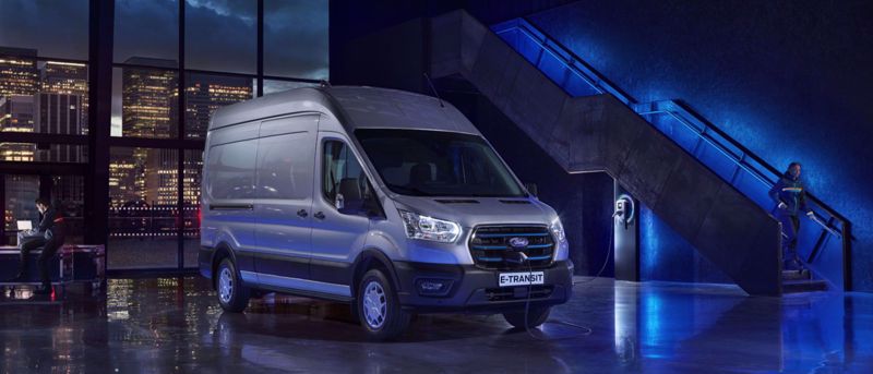 Uusi Ford E-Transit - Kotilatausasema kaupan päälle!