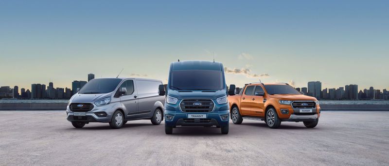FORD HYÖTYAJONEUVOT KAIKKIIN KULJETUSTARPEISIIN LAAKKOSELTA 2,9 % RAHOITUSKOROLLA