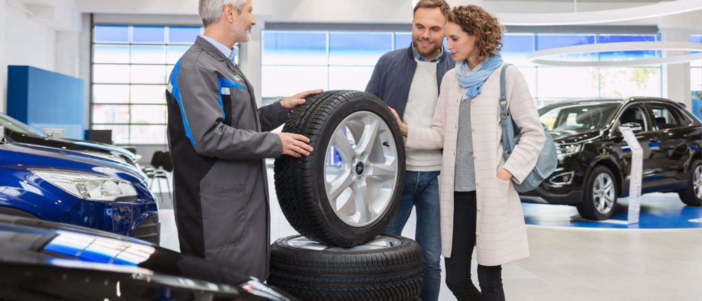 Mäkelän Kone tarjoaa renkaat ja vanteet kaikille Ford ajoneuvoille.