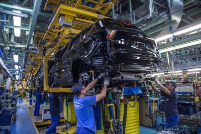 Ford vahvistaa sitoutumistaan Espanjaan – investoi 750 miljoonaa euroa Valencian tehtaaseen ja seuraavan sukupolven Kugan tuotantoon