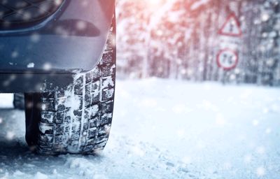 En toute sécurité sur la route grâce aux pneus hiver !