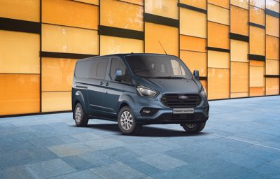 Nouveau Ford **Transit Custom** 280 L1H1 Trend Business EcoBlue Diesel à partir de 159€ HT/mois (1)