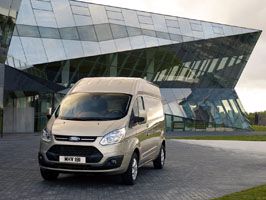 Magasított tetővel is elérhető a Ford Transit Custom!