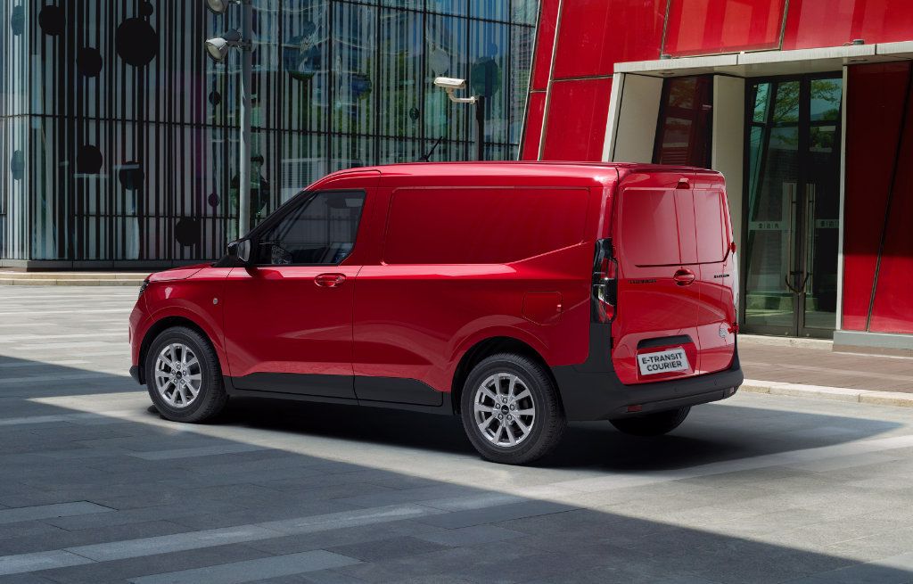 SOLAR ENERGY AND ADVANCED AI HELP BUILD ALL-NEW FORD TRANSIT