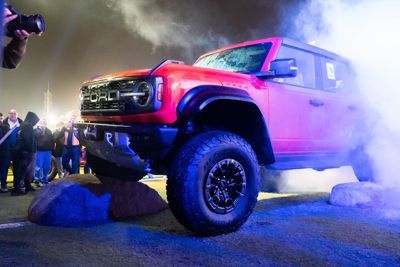 AL MANA MOTORS’ BRONCO RAPTOR DELIGHTS AT QATAR CUSTOM SHOW