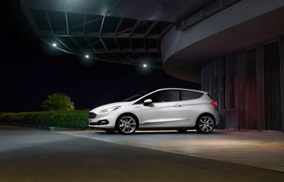 Ford remt automatisch voor voetgangers in het donker