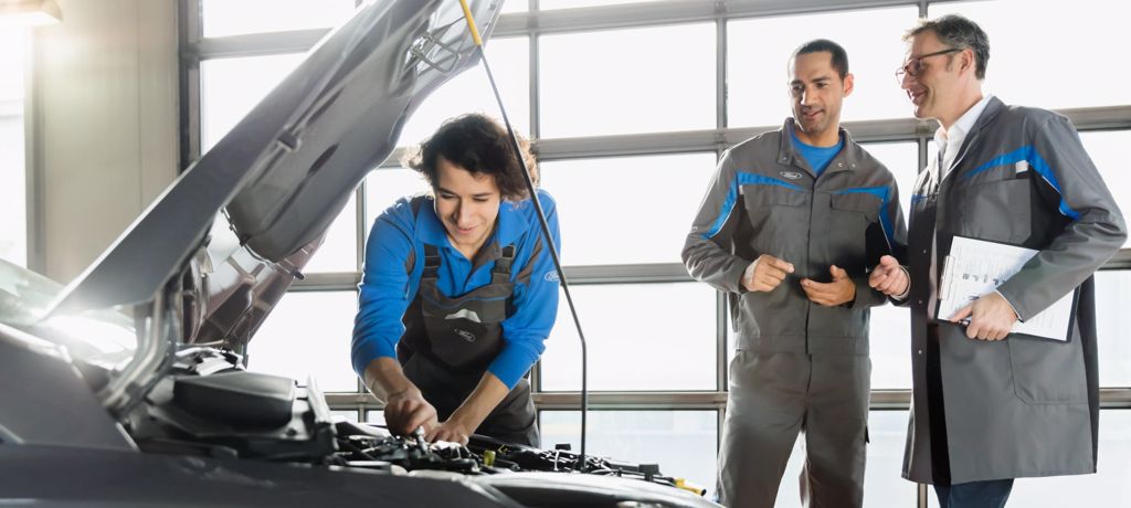 Ford reparatie, schade en herstel bij Ford Stoof in Vinkeveen in de buurt van Uithoorn