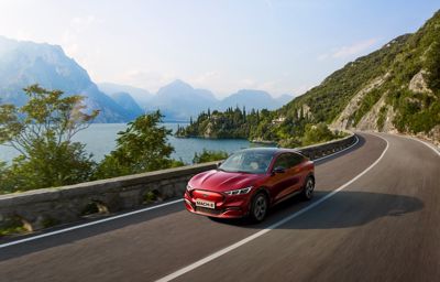 Nieuwe test toont dat de Ford Mustang Mach-E tot 30% sneller kan laden dan verwacht