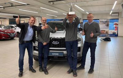 Sulland Bilsenter Lillehammer mottar internasjonal Ford-pris for sin gode kundebehandling