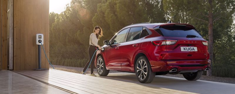 Kuga ladbar hybrid: Sommerklar bil