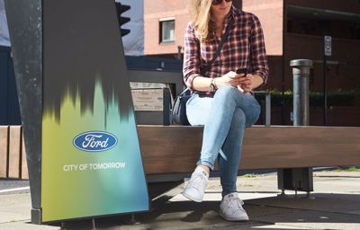 Ford lager smarte benker med Wi-Fi og mobillading