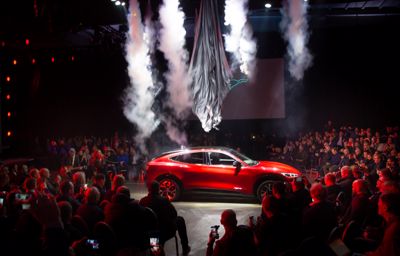 Superstart for Fords nye helelektriske SUV Mustang Mach-E i Oslo