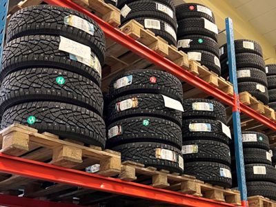 Total utförsäljning av nya kompletta Ford-vinterhjul!