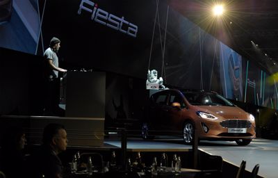 Ford-robot blev DJ när nya Fiesta presenterades