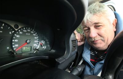 Taxichaufför har åkt 25 varv runt jorden med sin Ford Tourneo Connect