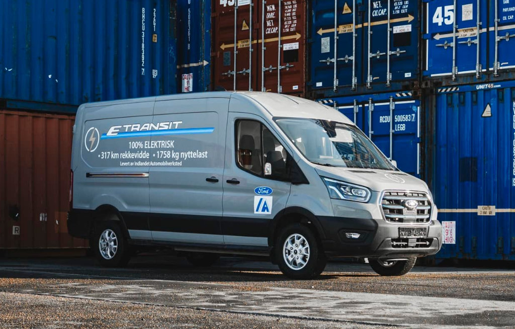 Ford E-Transit med containere